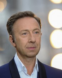 Après Pour l'honneur d'un fils, Stéphane Bern portera le téléfilm Bellefond