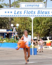 Camping : le réalisateur Fabien Onteniente apporte son soutien aux Flots Bleus
