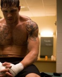 Secrets de tournage… Tom Hardy au 8ème ciel, Kad Merad hypocondriaque