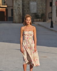 Nora Arnezeder, la nouvelle marquise