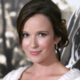 Claire van der Boom