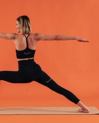 Alexandra Rosenfeld sort une collection de vêtements de yoga éthique avec Circle