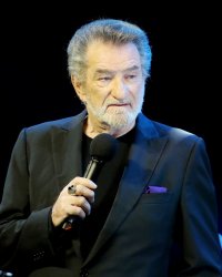 Eddy Mitchell rend un tendre hommage à Johnny Hallyday : "C'était un demi-frère"