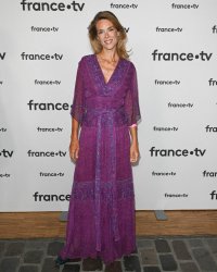 Julie Andrieu : "ado ronde", elle dit avoir "essayé toutes sortes de régimes"