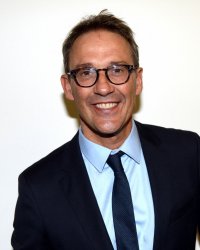 Julien Courbet vacciné contre la Covid-19 : comment a-t-il eu accès au vaccin ?