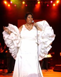 Mort d'Aretha Franklin : les stars françaises lui rendent hommage