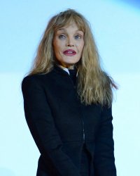 Arielle Dombasle : "Pasionaria jamais devenue mère", elle confie ses raisons