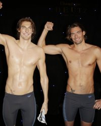 Camille Lacourt : son double de cire entre à Grévin