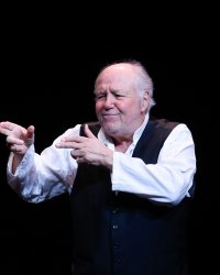 Marc Jolivet organise un hommage à Guy Bedos avec Michel Drucker