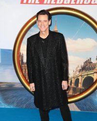 Le petit plaisir de Jim Carrey ? Nager tout nu dans l'océan