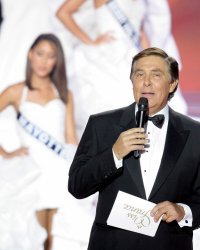 3 présentateurs télé qui ne quittent jamais le noeud papillon