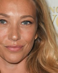 Laura Smet : pourquoi elle a quitté Paris pour le Cap Ferret