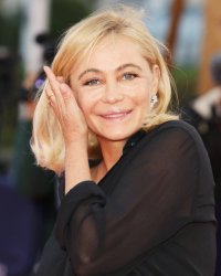 Emmanuelle Béart : elle donne son avis sur les sites de rencontre