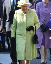 Elizabeth II aurait renoncé à conduire sur les routes publiques