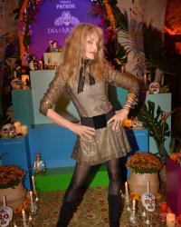Arielle Dombasle se transforme en sirène pour sauver les océans