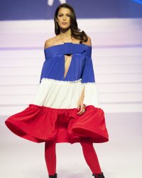 Iris Mittenaere harcelée à l'école car trop "maigrichonne" : elle raconte