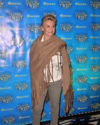Sheila "très traumatisée" par la presse people : "Ça me bouffe de l'intérieur"
