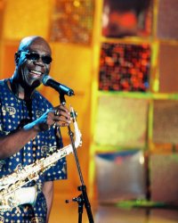 Manu Dibango est mort des suites du Covid-19 : retour sur sa vie en 3 dates