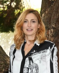 Julie Gayet : cet incroyable lien de parenté avec un acteur français