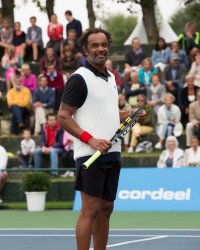 Yannick Noah pose entièrement nu sur Instagram