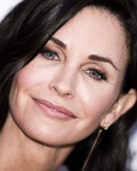 Courteney Cox se confie sur ses excès de chirurgie : "Je ne le referai plus"
