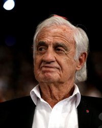Jean-Paul Belmondo "est très costaud", selon Richard Anconina