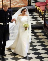 Une réplique de la robe de Meghan Markle est déjà disponible (à petit prix)
