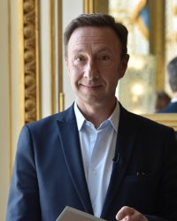 Stéphane Bern aime "titiller" Emmanuel Macron