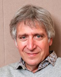 Yves Duteil raconte les distributions de préservatifs organisées par Barbara