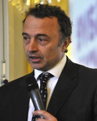 Olivier Chiabodo, ex-animateur d'Intervilles, accuse TF1 de harcèlement moral