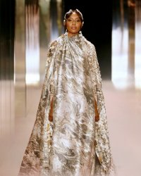 Naomi Campbell : ce soin qu'elle adore pour des jambes sublimes