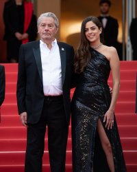 Alain Delon : sa fille assure qu'il va "plus que mieux" et n'a "aucune séquelle"