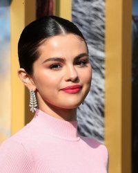 Selena Gomez lance sa propre marque de beauté, vendue chez Sephora