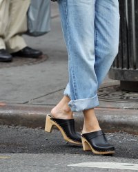 Les sabots sont-ils les nouvelles sandales ?