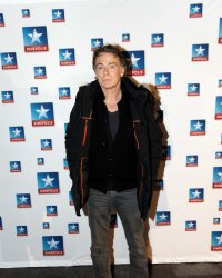 Quand Franck Dubosc se glisse dans la peau de Francis Lalanne