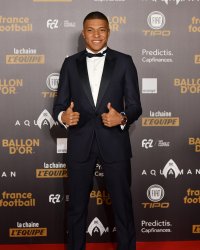 Kylian Mbappé et Didier Deschamps se joignent aux Enfoirés pour un soir