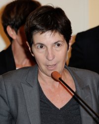 Christine Angot : harcelée, elle porte plainte
