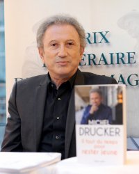 Michel Drucker : sa visite à l'hôpital pour remercier le personnel soignant