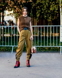 Tenez-vous bien : le pantalon baggy est de retour