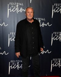 Yves Rénier : pourquoi il n'a pas décroché au dernier appel de Johnny Hallyday