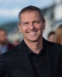 Thomas Hugues revient sur sa vie de couple surmédiatisée avec Laurence Ferrari