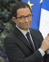 Benoît Hamon a posé un lapin à sa compagne pour leur premier rendez-vous
