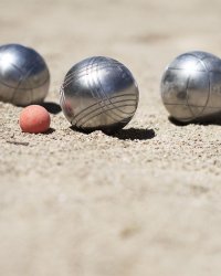 Pétanque, mölkky... ces activités à pratiquer à l'apéro