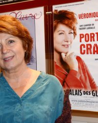 Véronique Genest : ses photos dénudées pour Lui n'ont "rien de sale"