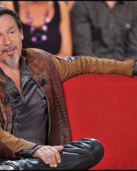 Michel Drucker taquine Florent Pagny sur son style décalé