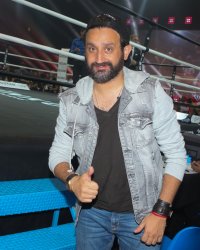Cyril Hanouna célibataire ? Ses 16 ans d'amour avec Émilie auraient pris fin