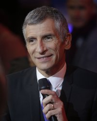 Nagui : taclé sur son salaire, il répond avec humour