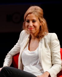 Léa Salamé sacrée meilleure intervieweuse de l'année 2015