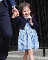 Pourquoi la princesse Charlotte ne porte que des robes bleues ?