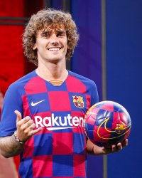 Antoine Griezmann dévoile le visage de son fils pour la première fois